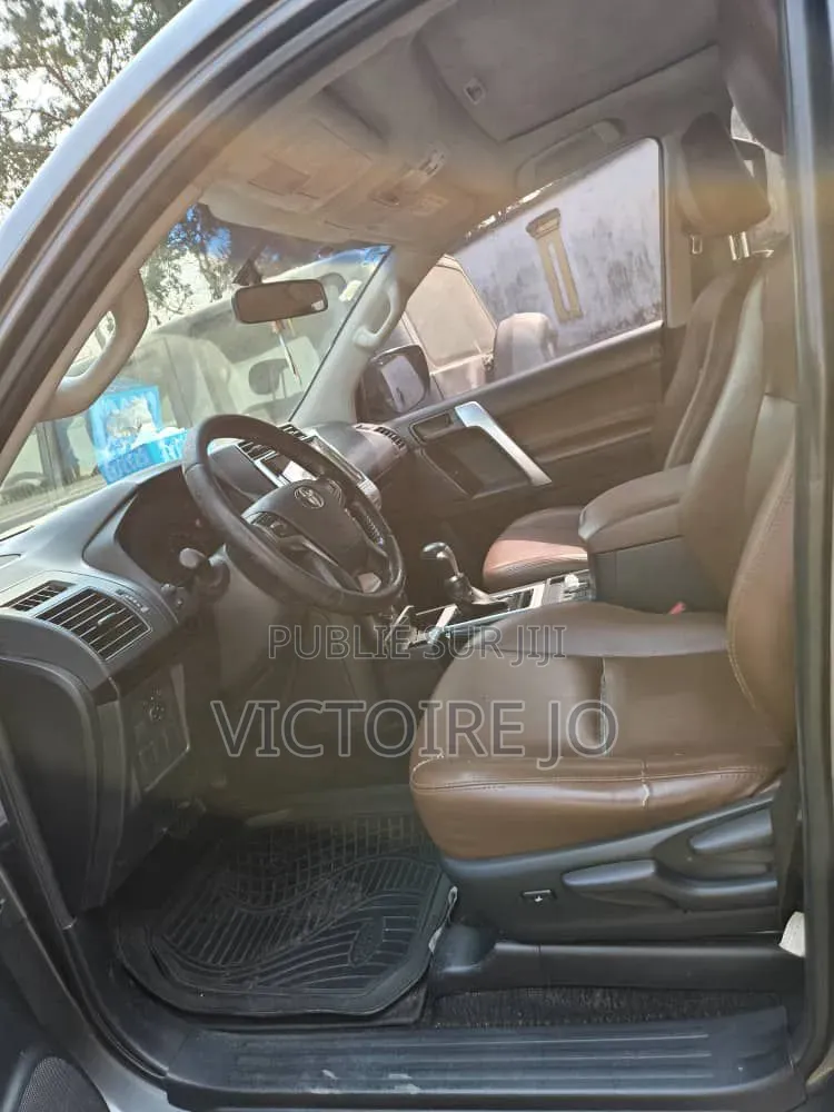 Toyota Land Cruiser Prado 2020 Gris