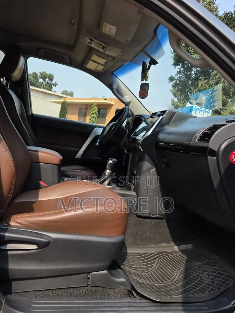 Toyota Land Cruiser Prado 2020 Gris