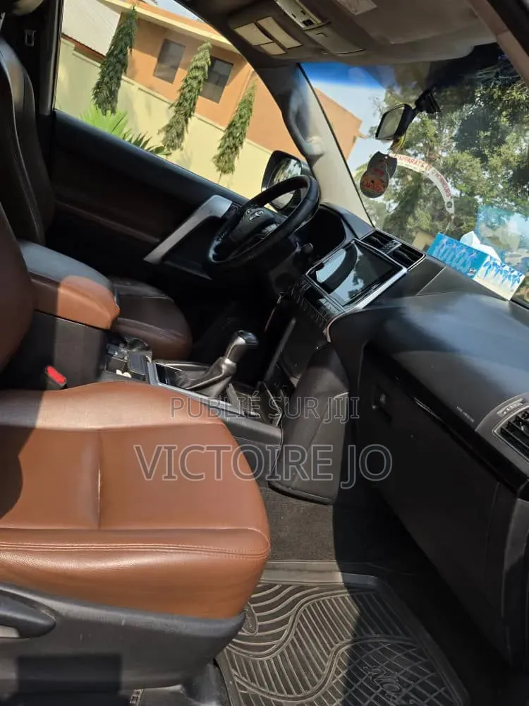 Toyota Land Cruiser Prado 2020 Gris