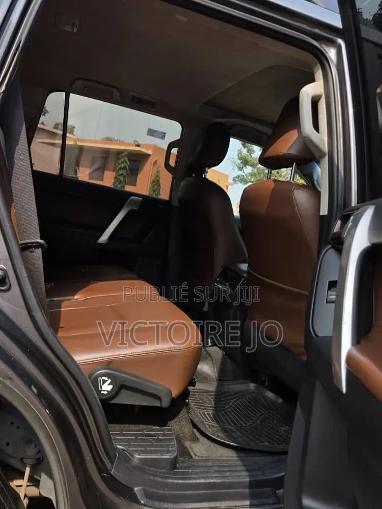 Toyota Land Cruiser Prado 2020 Gris