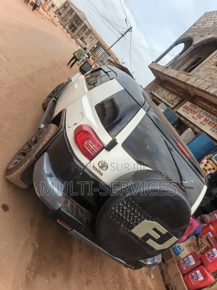 Toyota FJ Cruiser 2017 Beige