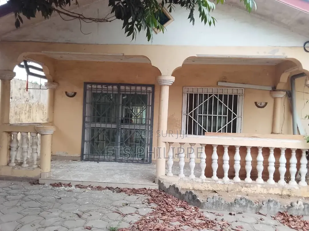 4chbre Maison dans Mongo-Mpoukou à Louer