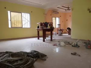 4chbre Maison dans Mongo-Mpoukou à Louer