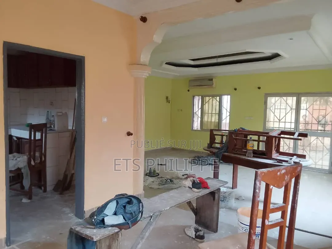 4chbre Maison dans Mongo-Mpoukou à Louer