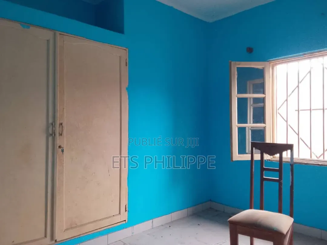 4chbre Maison dans Mongo-Mpoukou à Louer