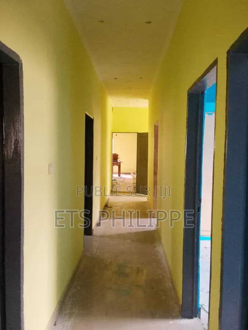 4chbre Maison dans Mongo-Mpoukou à Louer