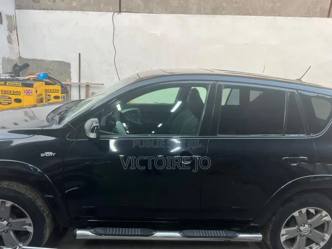 Toyota RAV4 2018 Noir