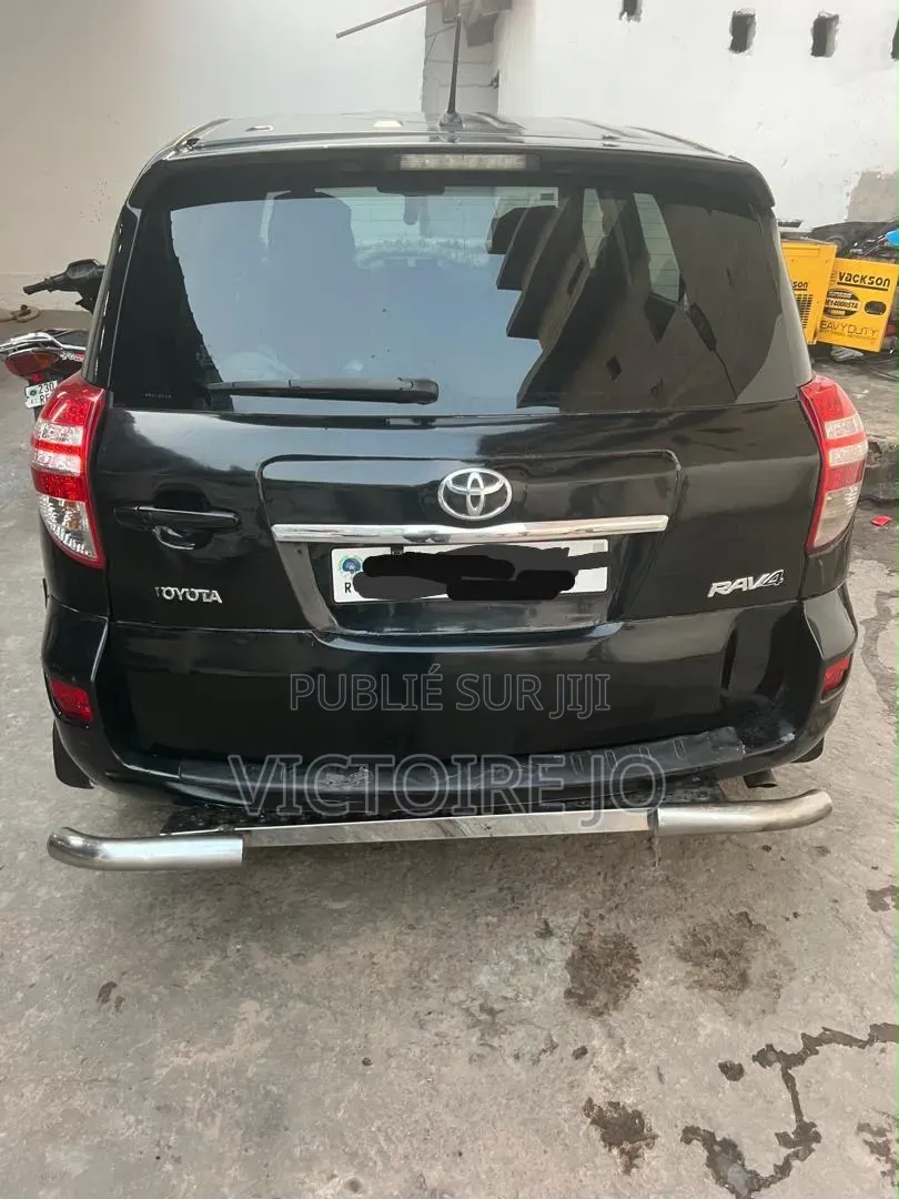Toyota RAV4 2018 Noir