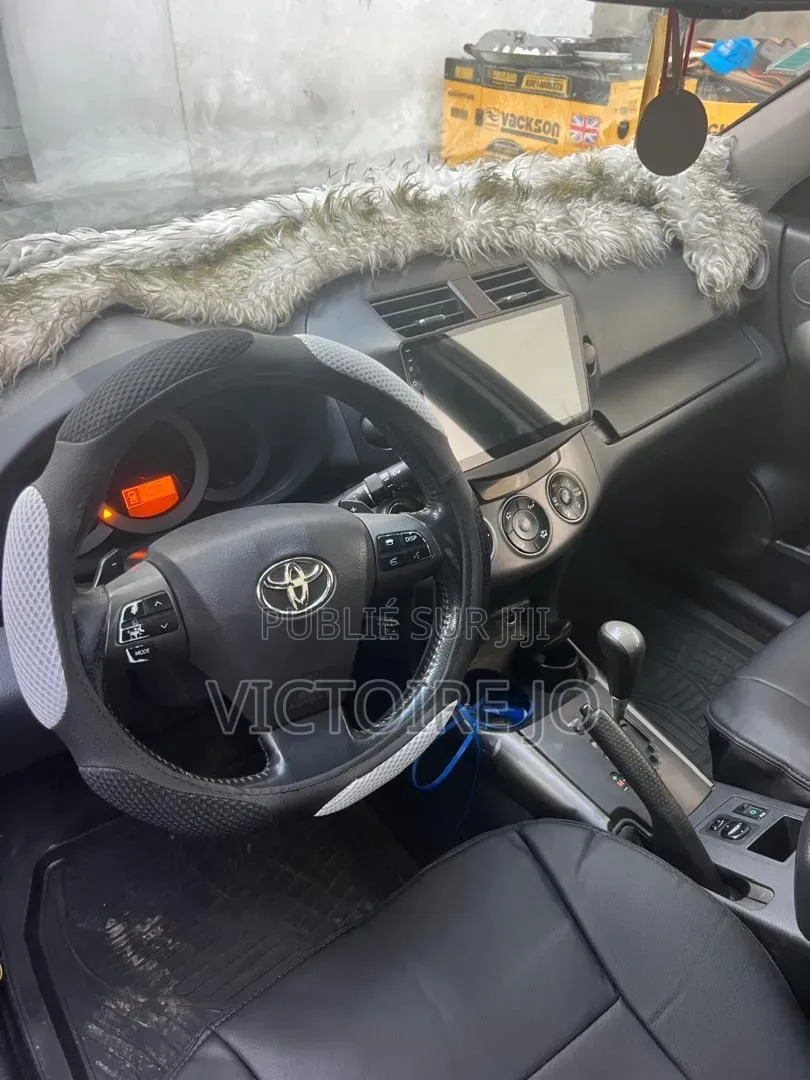 Toyota RAV4 2018 Noir