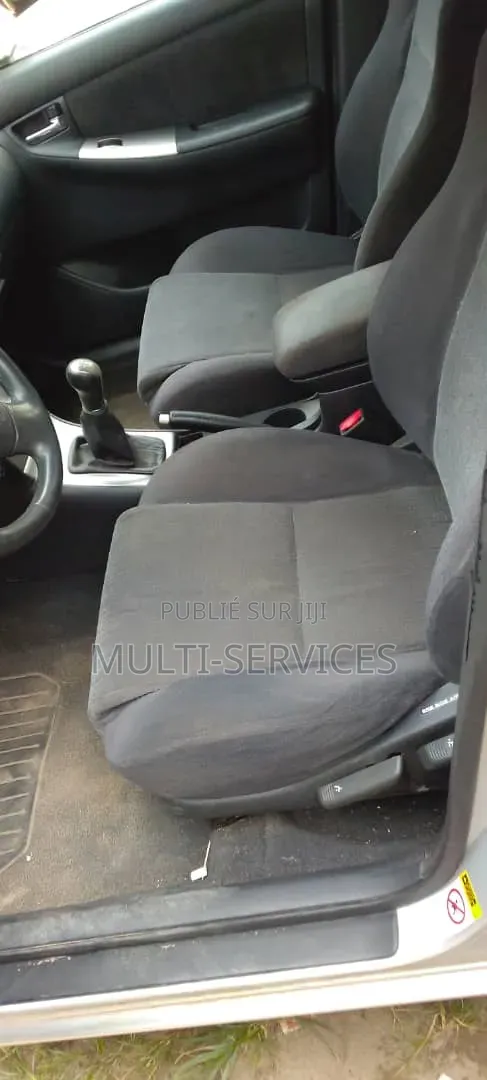 Toyota Corolla 2018 Gris