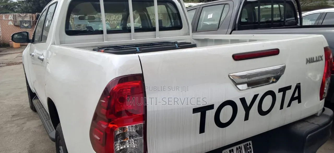 Toyota RAV4 2023 Blanc