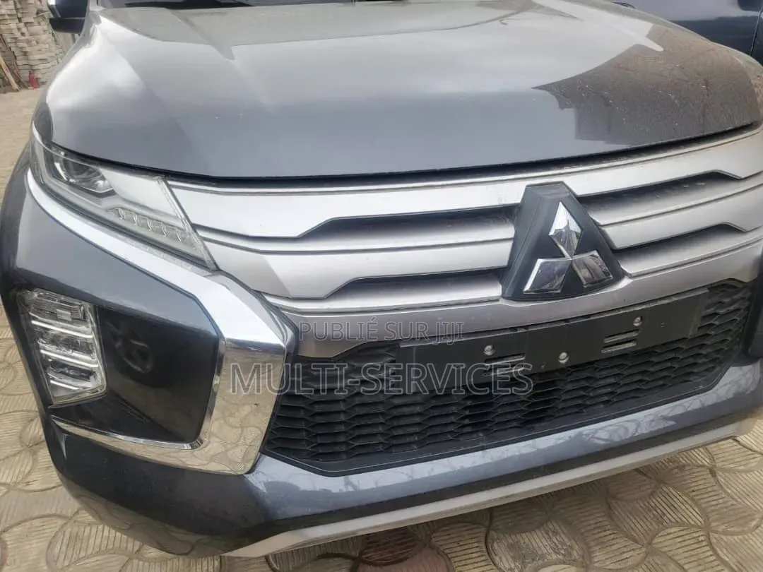 Mitsubishi Montero 2022 Noir