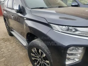 Mitsubishi Montero 2022 Noir