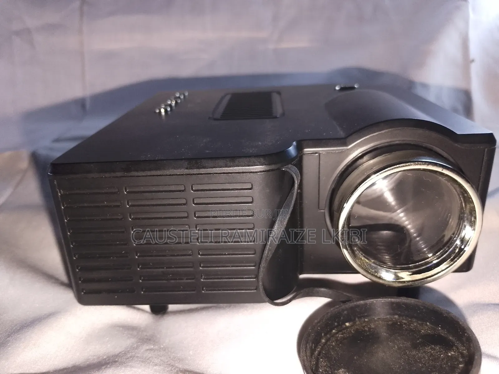 Projecteur Led Multimédia – Hdmi/Usb/Sd – Télécommande Incluse