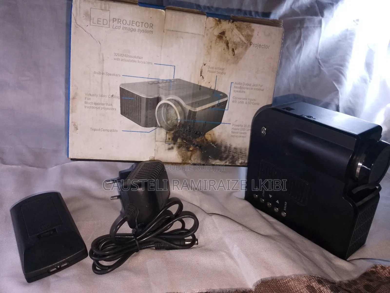 Projecteur Led Multimédia – Hdmi/Usb/Sd – Télécommande Incluse