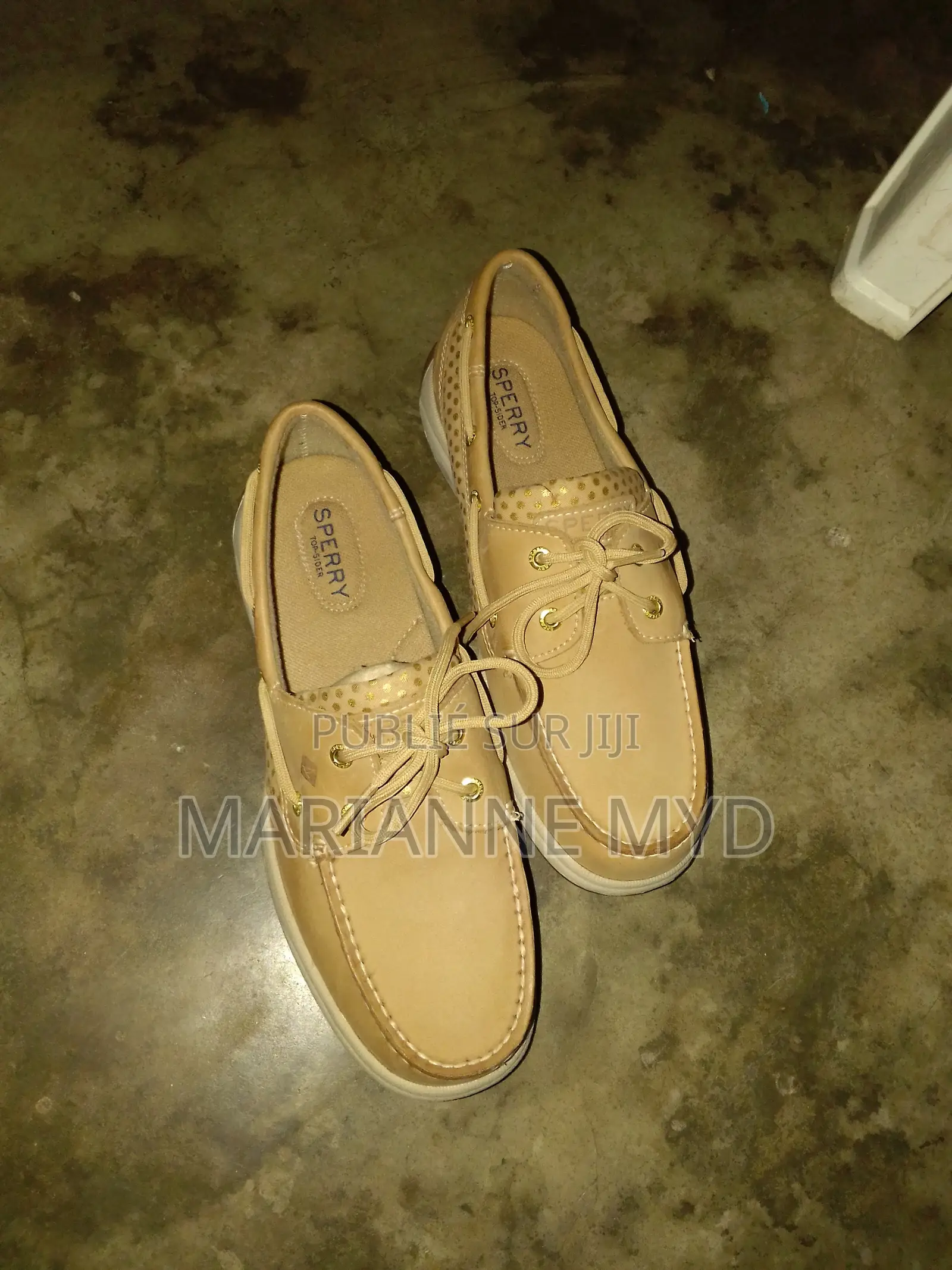 Chaussure Bateau À La Silhouette Classique