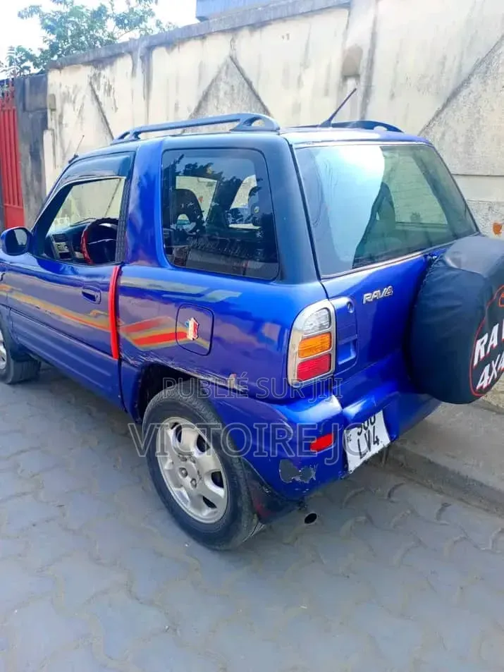 Toyota RAV4 2016 Bleu