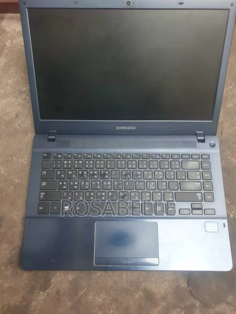Ordinateur portable Samsung Q320 4GB Intel Core i5 HDD 500GB