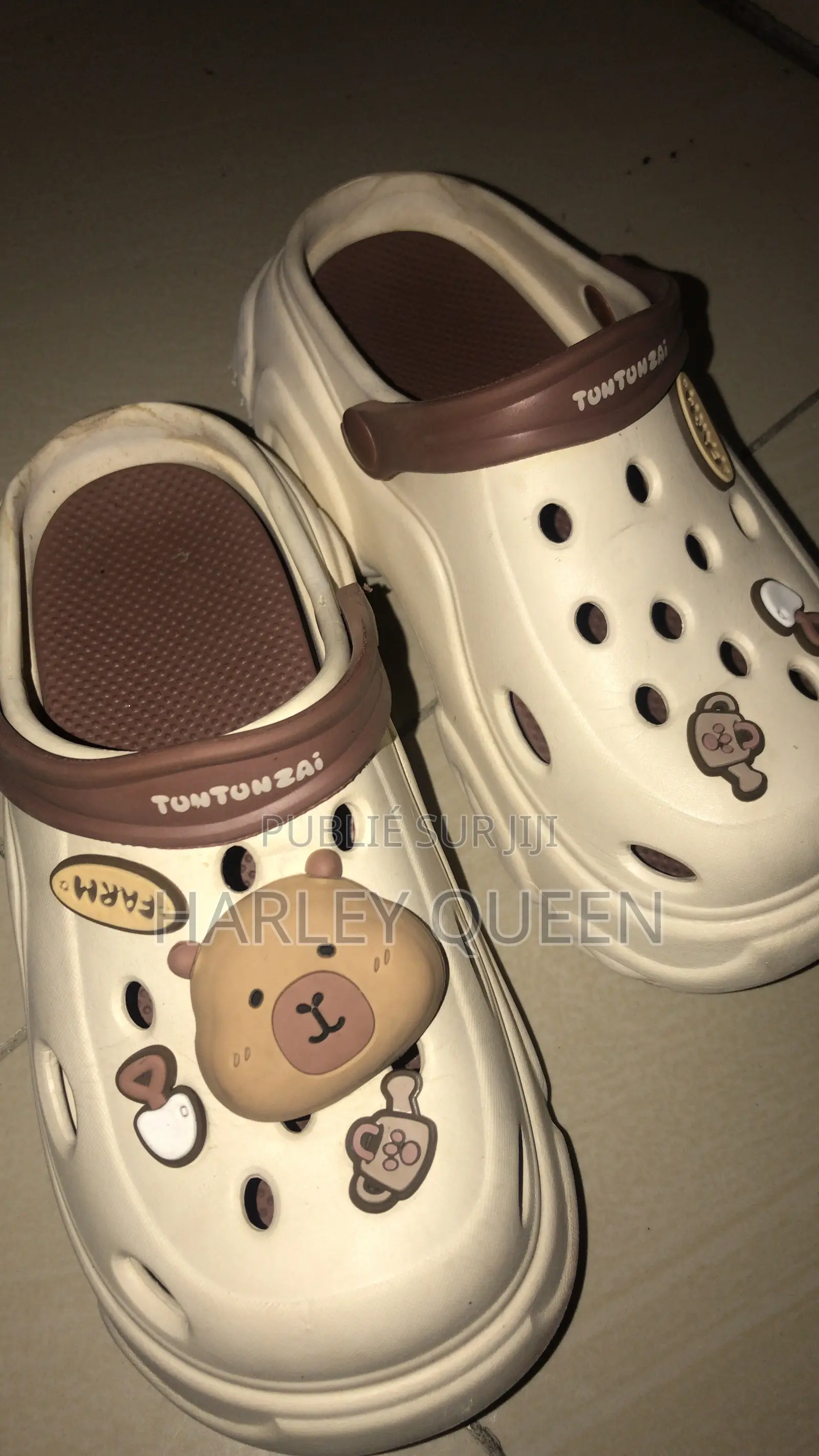 Crocs De Plusieurs Couleurs