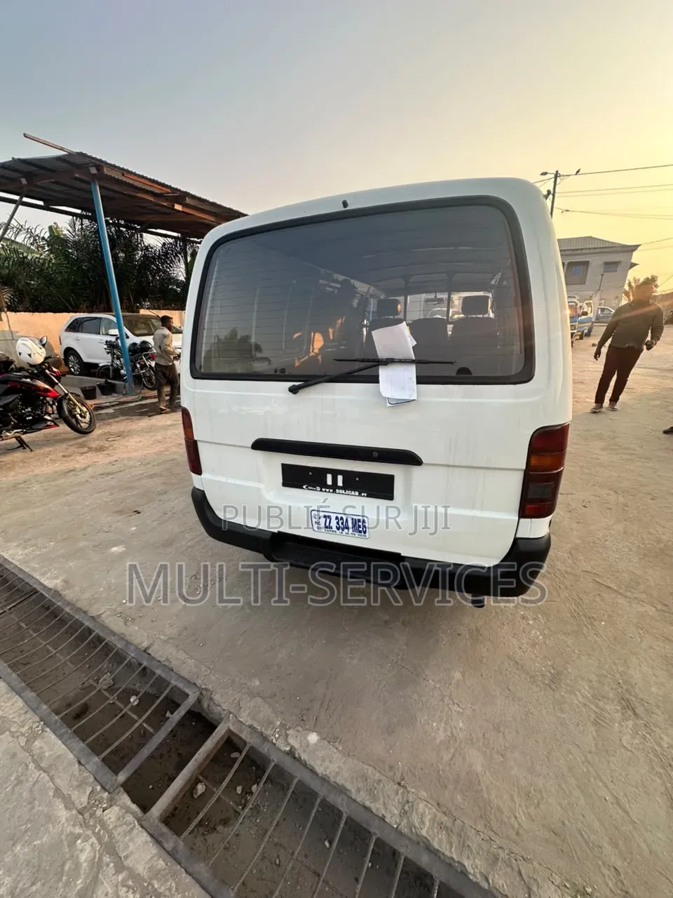 Toyota HiAce 2015 Bleu