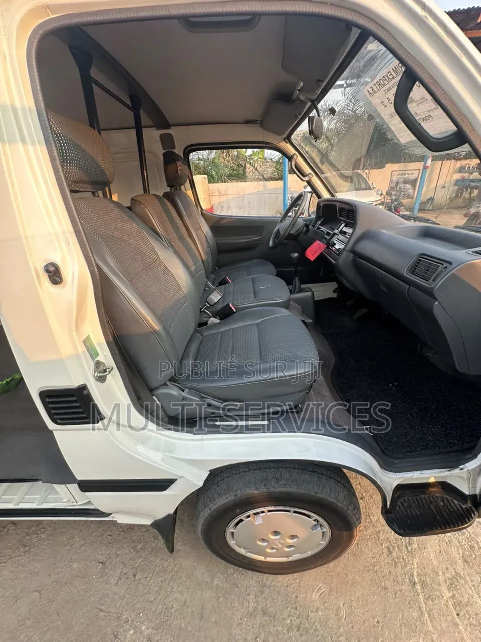 Toyota HiAce 2015 Bleu