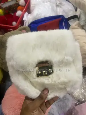 Sac À Fourure Disponible