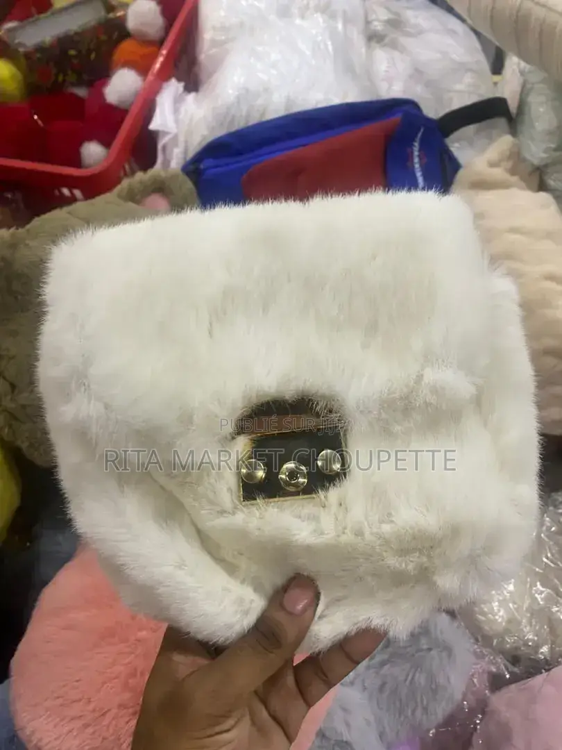 Sac À Fourure Disponible