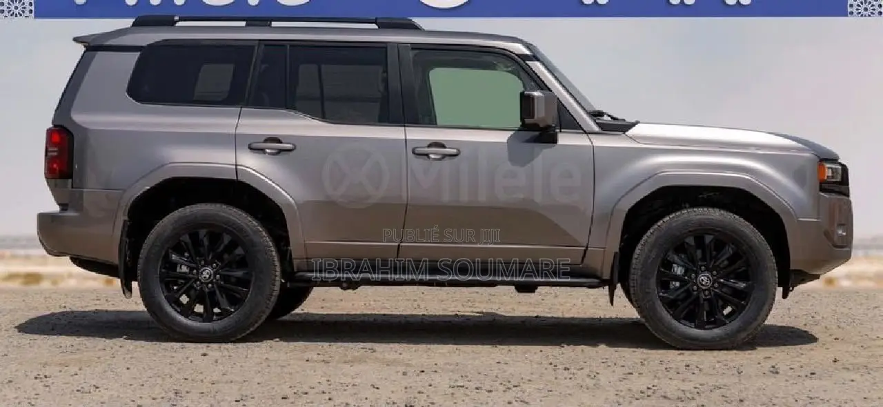 Nouveau Toyota Land Cruiser Prado 2025 Gris