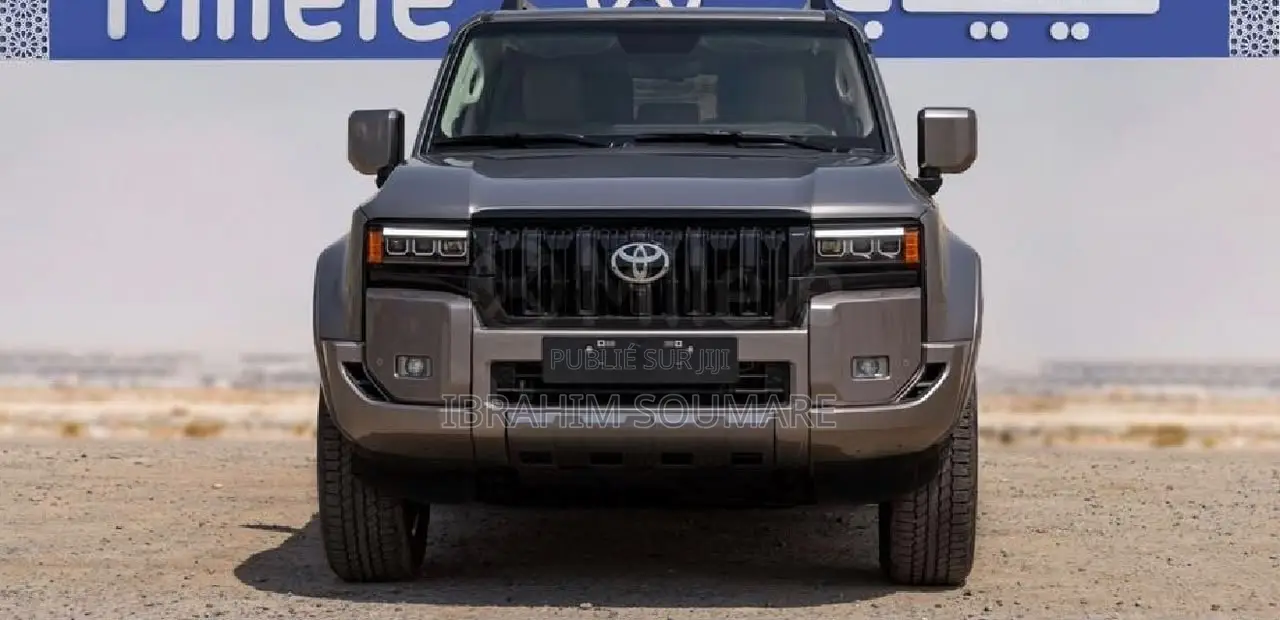 Nouveau Toyota Land Cruiser Prado 2025 Gris