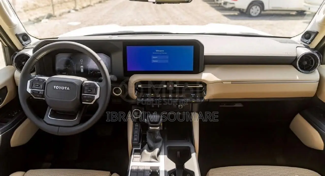 Nouveau Toyota Land Cruiser Prado 2025 Gris