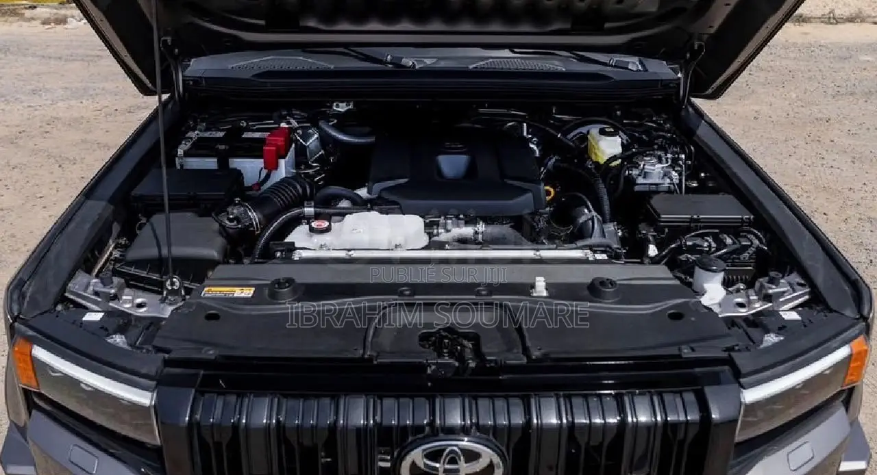 Nouveau Toyota Land Cruiser Prado 2025 Gris