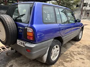 Toyota RAV4 Cabriolet 1998 Bleu