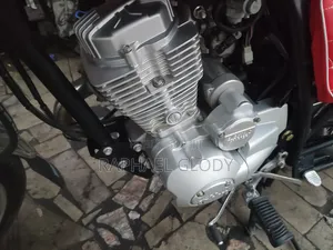 Nouveau KTM Duke 125 2025 Rouge