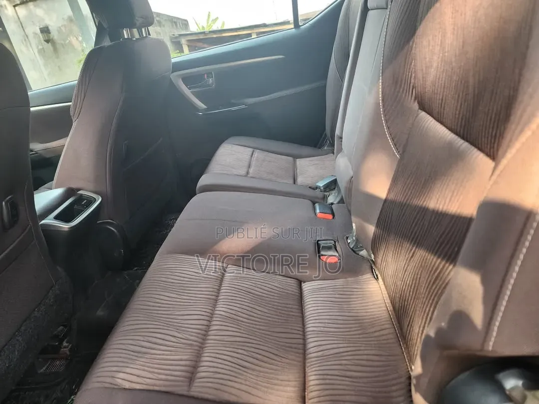 Toyota Fortuner 2018 Gris