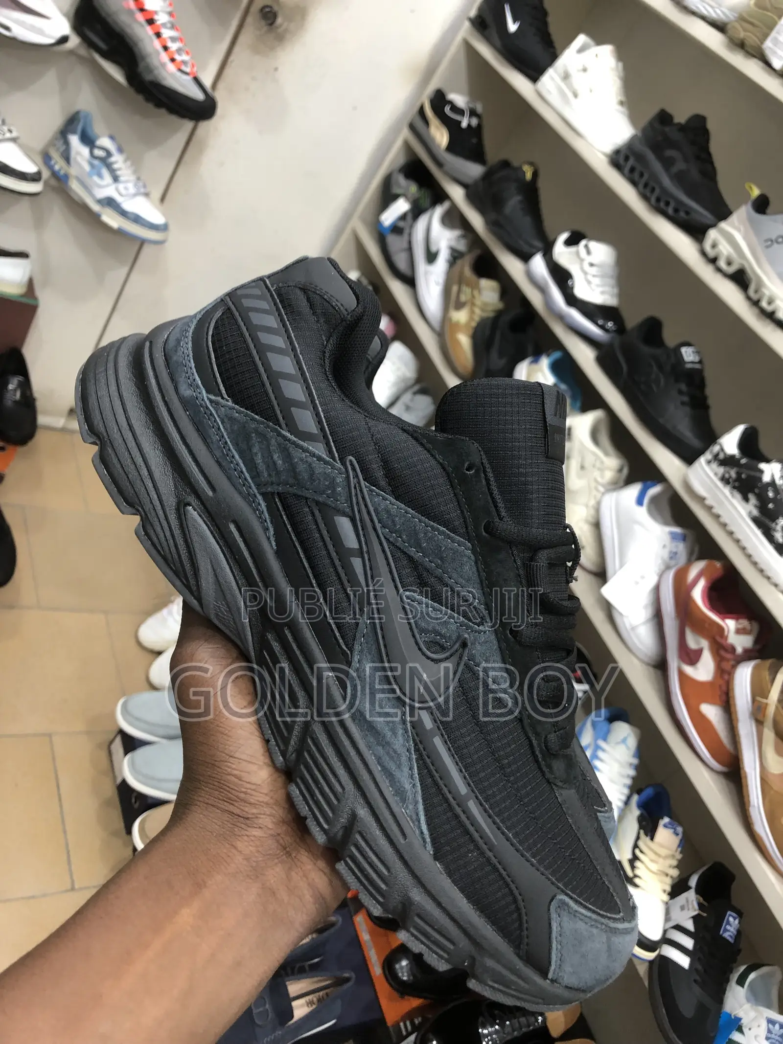 Nike Initiator