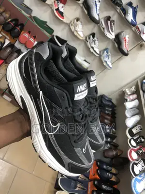 Nike Initiator