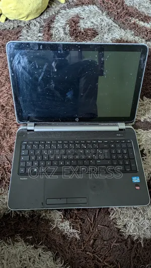 HP Pavilion TouchSmarT 15 8GB Intel Core 3 HDD 256GB