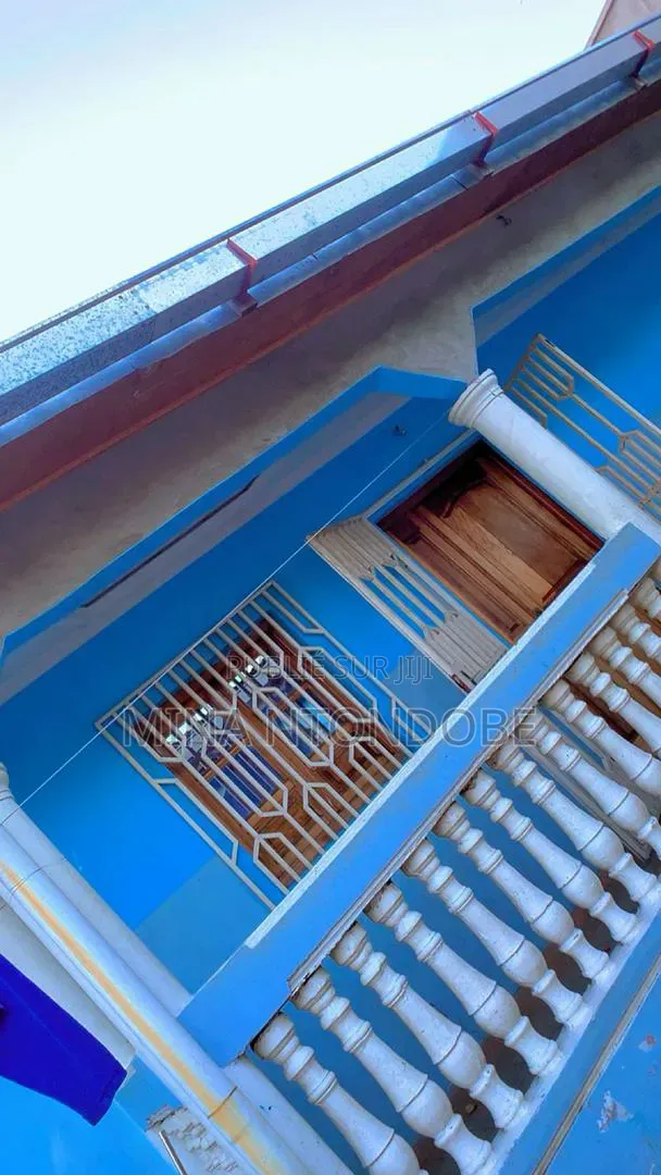 4chbre Maison de ville/terrasse dans Djiri à Vendre