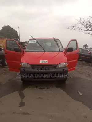 Toyota HiAce 2002 Rouge