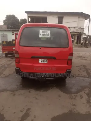Toyota HiAce 2002 Rouge