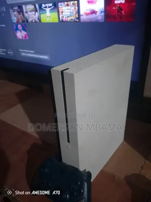 Xbox One S Ultra Slim Avec 9 Jeux. +2nettes d'origines.q