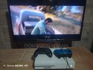 Xbox One S Ultra Slim Avec 9 Jeux. +2nettes d'origines.q
