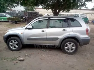 Toyota RAV4 2017 Gris