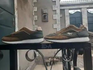 Baskets Style Polo Taille 40 - Parfaites Avec Les Tenues Congo