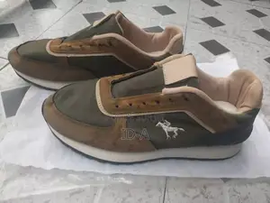 Baskets Style Polo Taille 40 - Parfaites Avec Les Tenues Congo