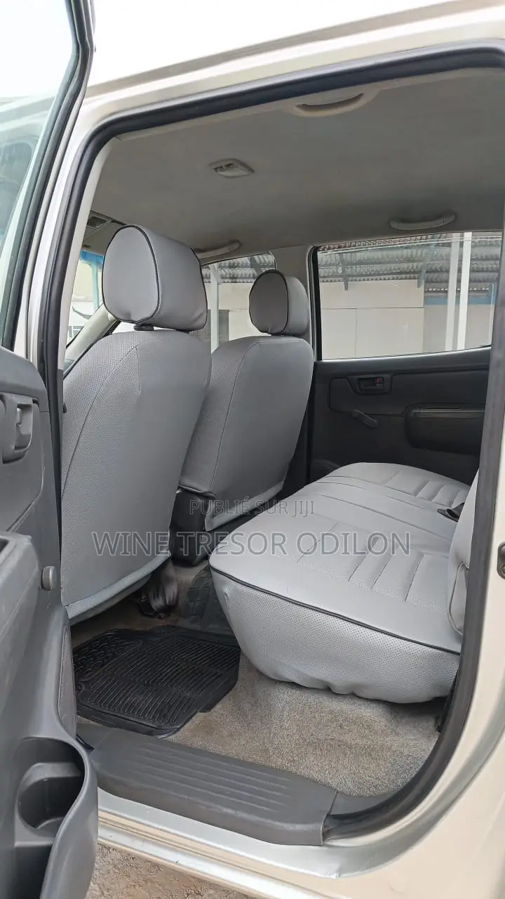 Toyota Hilux SR 4x4 2013 Gris