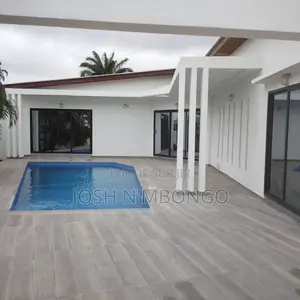 Luxueuse Villa À Vendre À Songolo