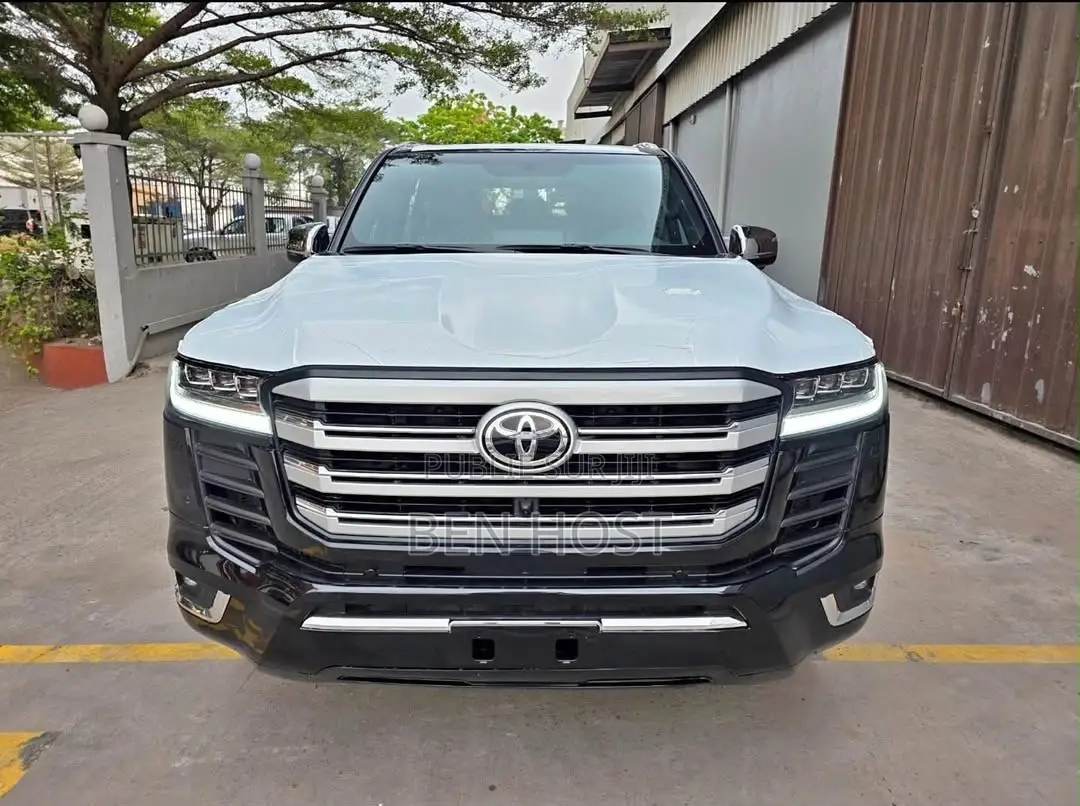 Nouveau Toyota Land Cruiser Prado 2.4 Petrol 2025 Noir