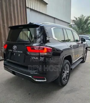 Nouveau Toyota Land Cruiser Prado 2.4 Petrol 2025 Noir