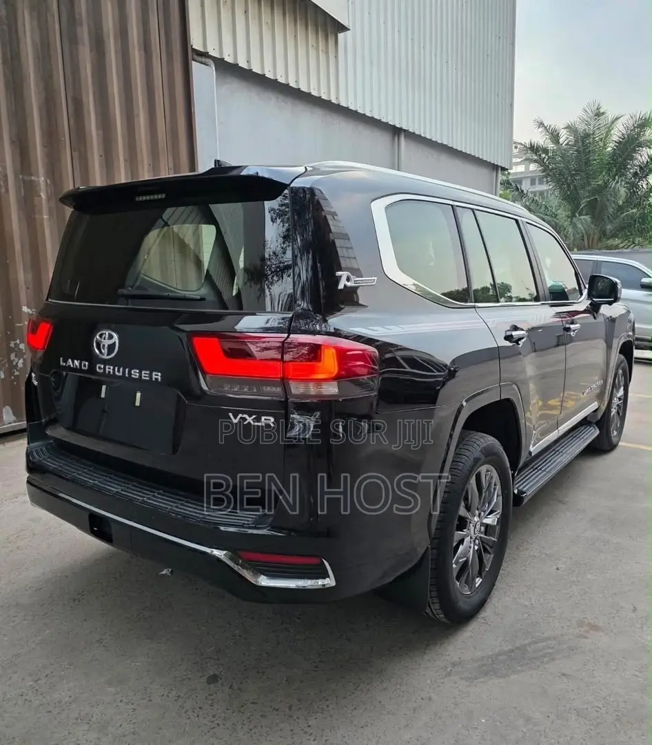 Nouveau Toyota Land Cruiser Prado 2.4 Petrol 2025 Noir